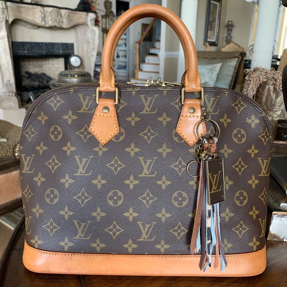 Beautiful Louis Vuitton Alma PM - Picture 2 of 16